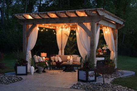 How to Create the Perfect Patio for Outdoor Dining