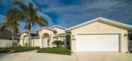 New Listing Alert! 14 N Claymont Court, Palm Coast, FL 32137