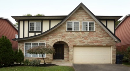 Thinking about selling? Pricing it right is crucial!