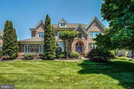 Back on the Market: 15930 Spyglass Hill Loop in Gainesville, VA