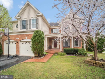 43075 Barons Street Home for Sale in Chantilly, VA
