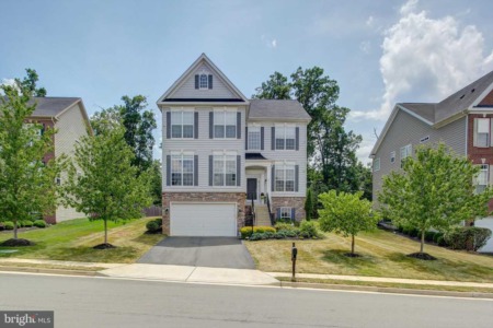 Home For Sale in Leesburg, VA: 43175 Rosehaven Place