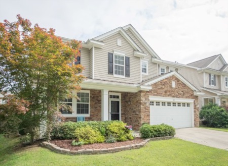 New Listing in Fuquay Varina on Cul De Sac!NEW LISTING!  4 Bedroom/2.5 Bath home on cul de sac.  Large open floor plan, 42' cabinets, built in oven, and walk in pantry.  Loft/Bonus.  Fully fenced yard with deck and Paver Patio. Great Fuquay location, close to shopping.  Call me to view at (919) 578-3128.  Priced at only $262,500!