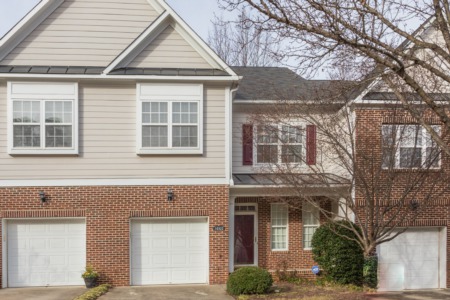 Price Reduction on 3 Bedroom/2.5 Bath Townhome!