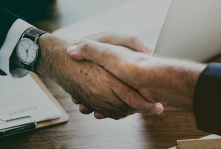 How to Write a Letter to the Sellers When Making an Offer on a Home