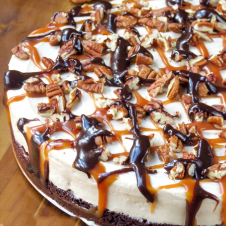 No-Bake Brownie Bottom Turtle Cheesecake