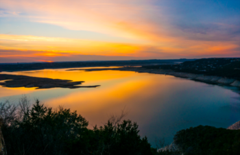 What does Lake Travis Provide for Spring Break?