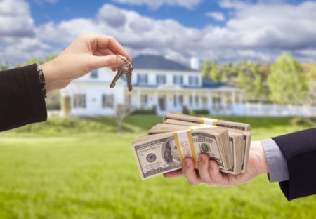 Should You Accept a Cash Offer On Your Home?