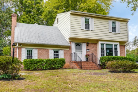 Sweetbriar Park Home - JUST LISTED! 