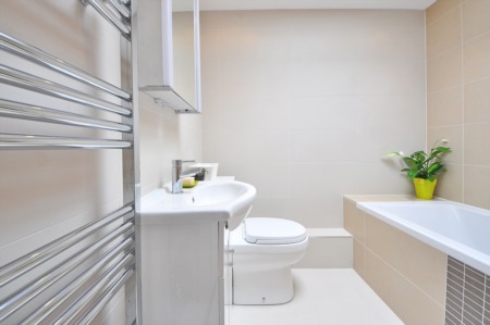 10 Tips to Make Your Bathroom Look Bigger