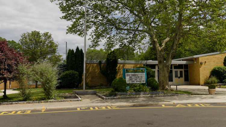 Lynn Crest Elementary School in Colonia, NJ