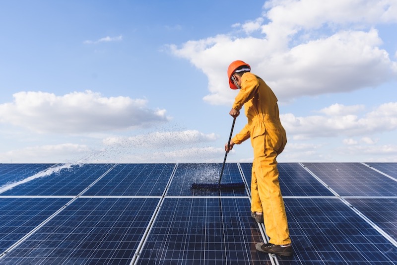 Limpieza de paneles solares