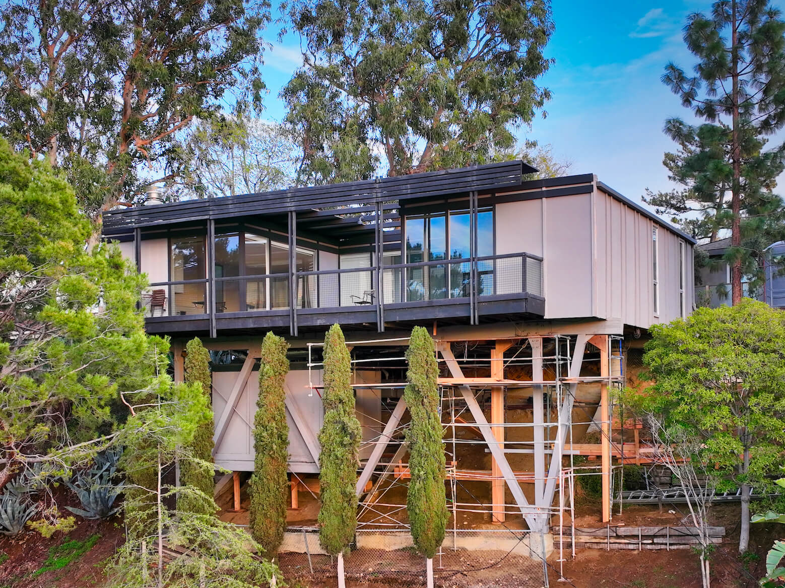 modern-stilt-houses-homes-on-stilts