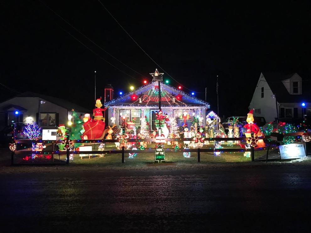 Top 10 Houses On The Tacky Light Tour 2023!