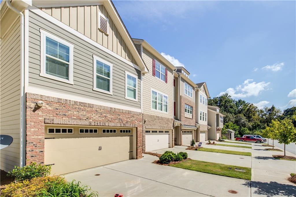 White Oak at East Lake Townhomes for Sale in Decatur, GA