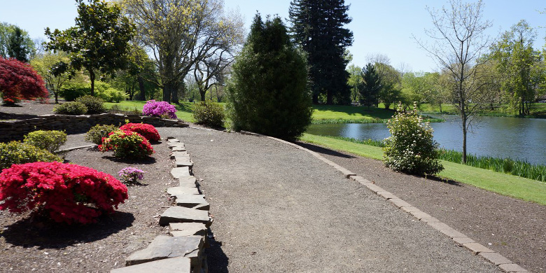 View of the Lake Sacajawea Trail