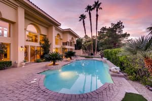 Las Vegas Homes With Swimming Pools