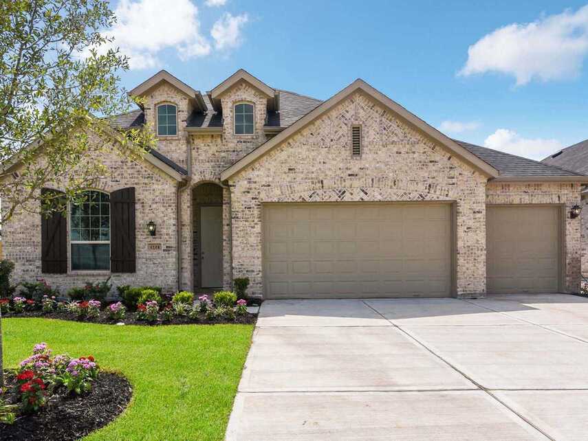 Home for sale with swimming pool in Haslet Texas