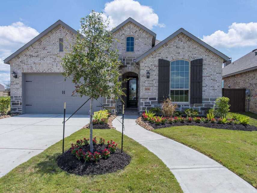 Home for sale with swimming pool in Haslet Texas