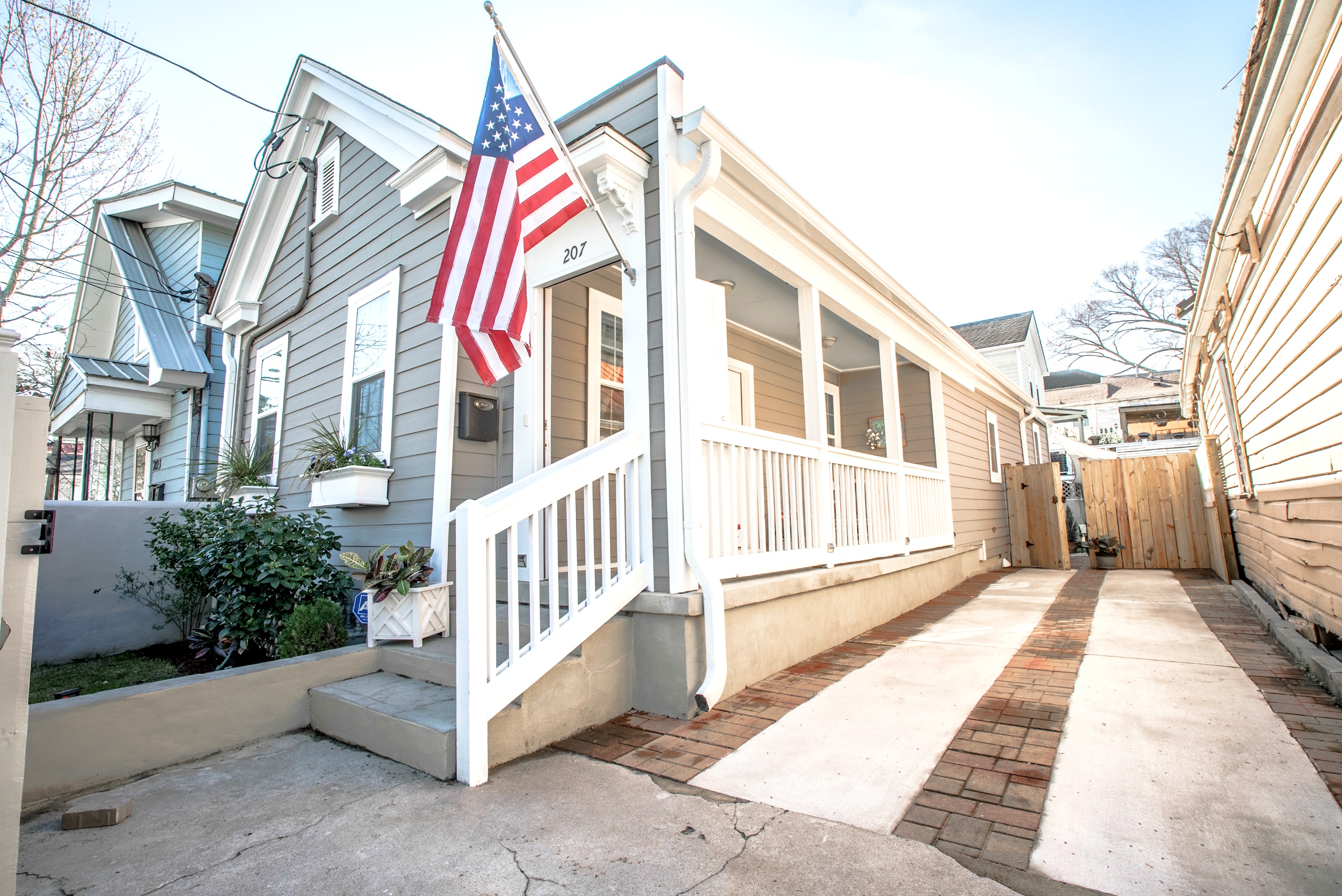 207 Fishburne St. Charleston SC