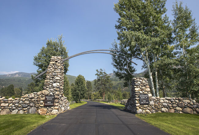 Elk Horn Neighborhood Rock Entryway and Signs in Animas Valley