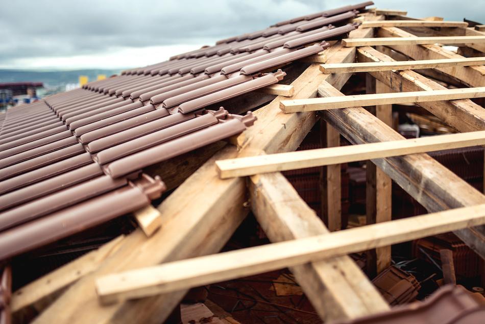 When to Repair or Replace Your Roof
