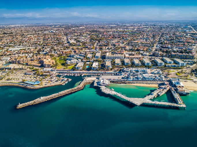 redondo beach real estate and piers