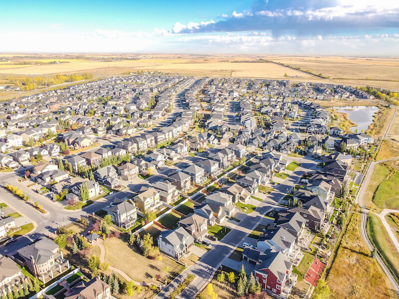 Calgary Suburbs: 8 Best Suburban Towns Near Calgary