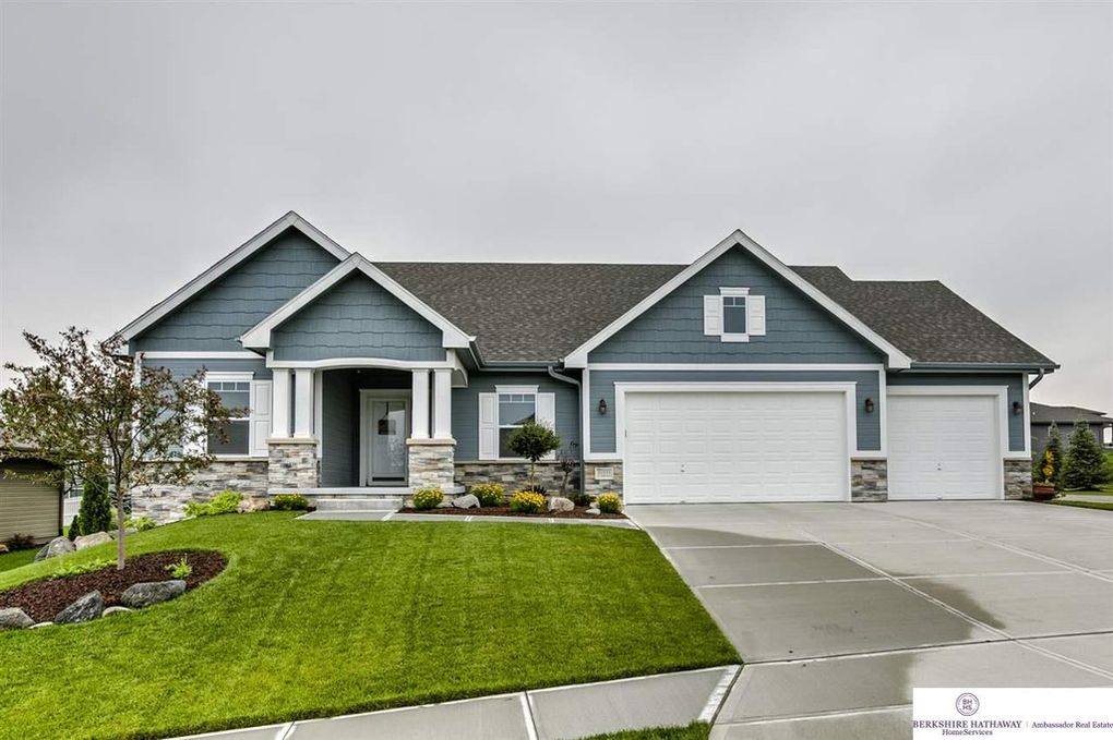 Homes in North Shore Homes in North Shore Papillion NE