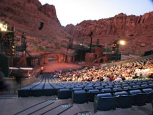Tuacahn Amphitheater - Open to Red Rock Canyon 