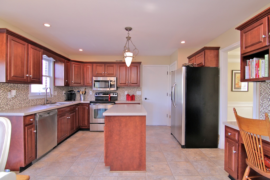 10534 Black Iron Road Louisville, KY Kitchen