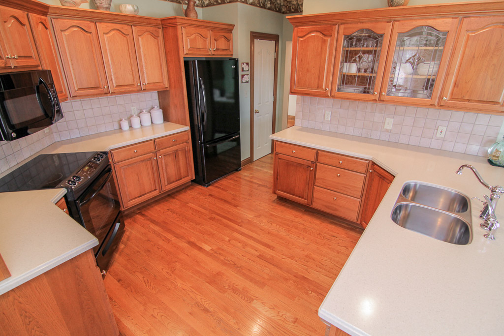 3369 Yoder Tipton Road Taylorsville, KY 40071 Kitchen