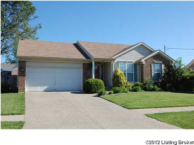 6013 Fairridge Court Louisville, KY 40229 Home for Sale