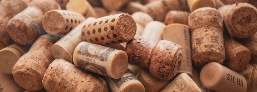 A bunch of wine corks all together 