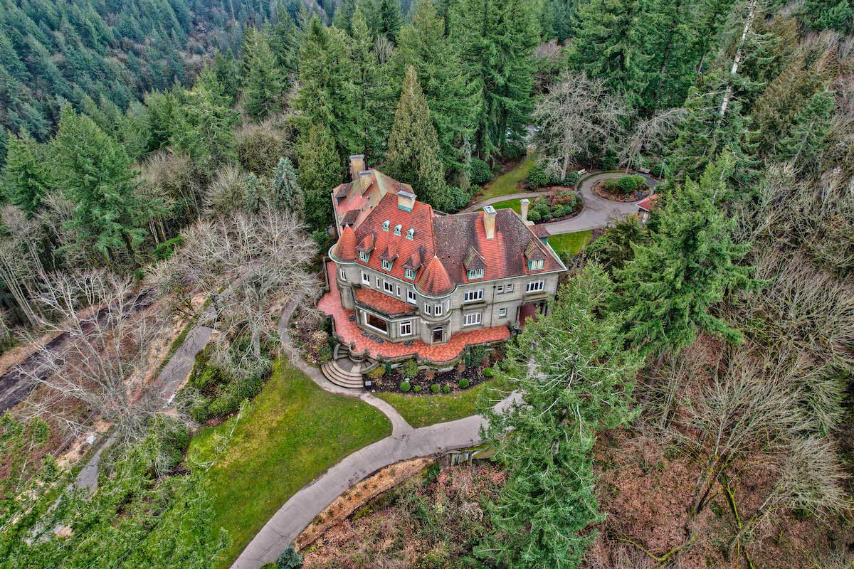 Pittock Mansion Trail in Portland Oregon