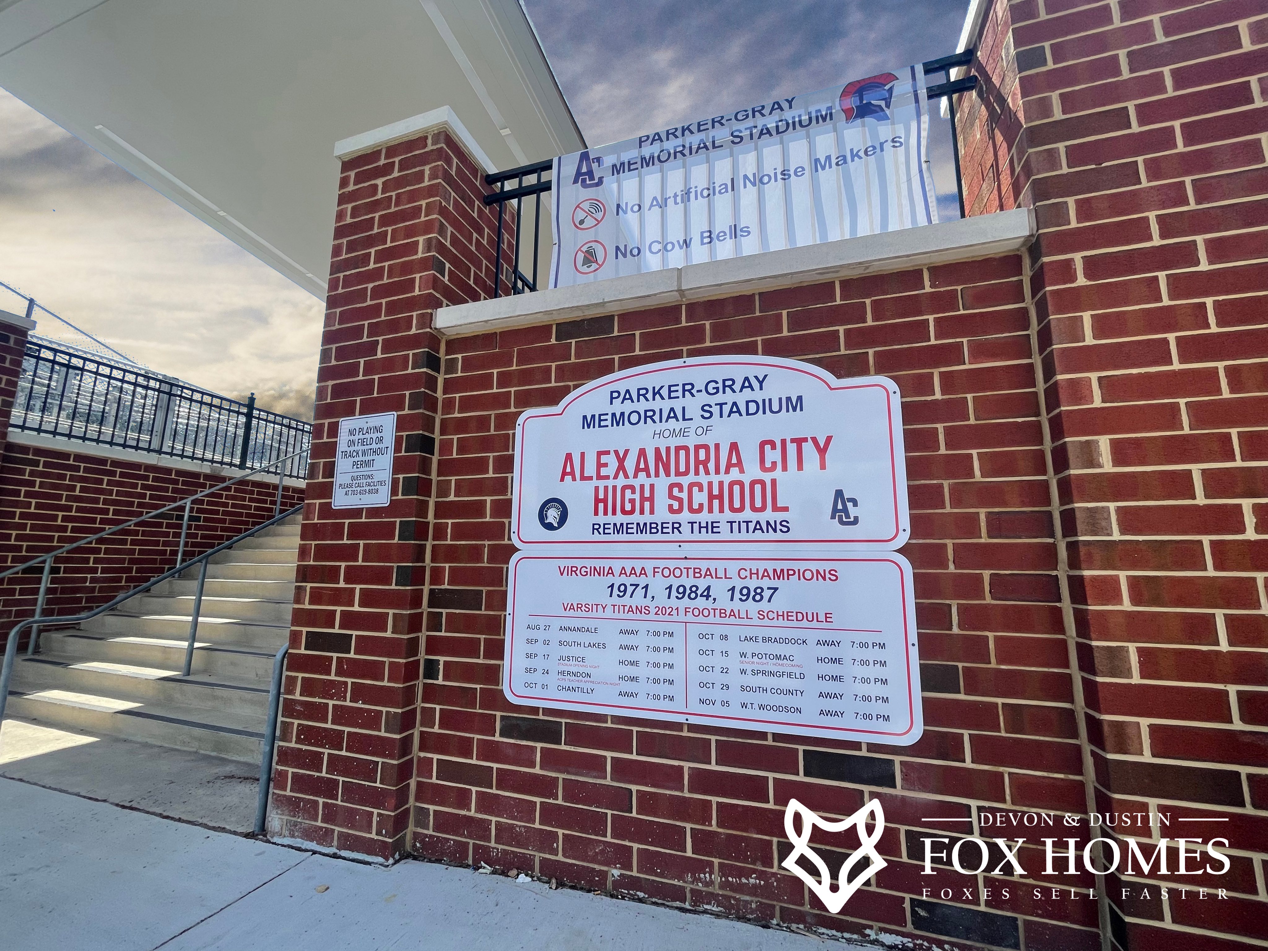 Homes-For-Sale-in-Alexandria-City-High-School-District-Devon-And-Dustin-Fox-Fox-Homes-Team-Park-Grey