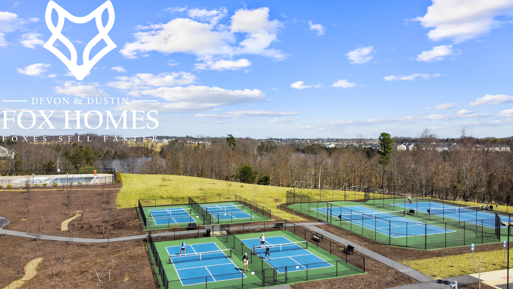 Lake-Frederick-Tennis-Courts-Lake-Frederick-Homes-For-Sale-Devon-and-Dustin-Fox-Homes-Team