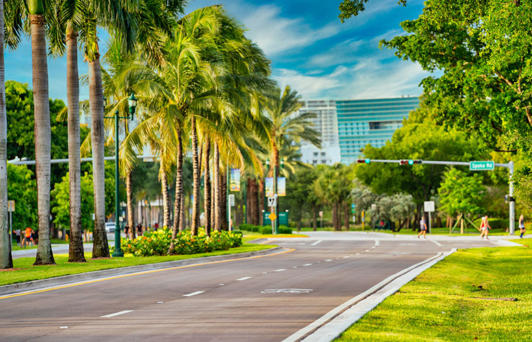 How to get to Aventura Mall in Miami Beach by Bus?