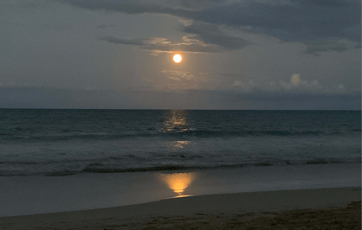 moon rise from kailua beach