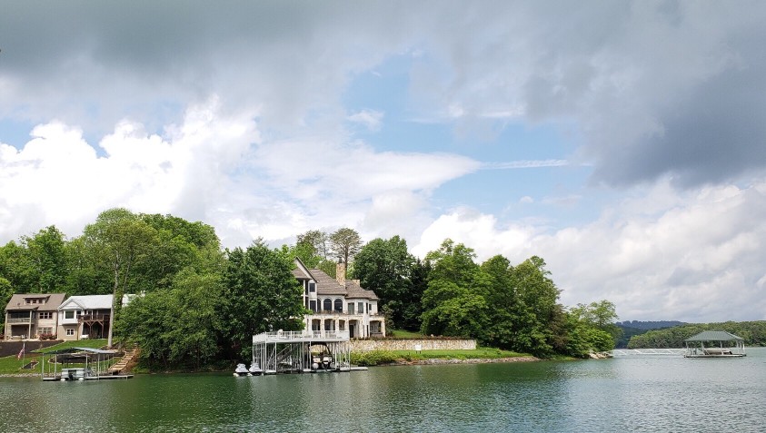 10 Things to Know About Buying Lakefront Property 10 Things to Know About Buying Lakefront Property