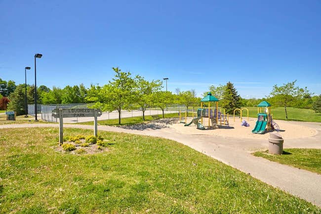 Holly, Barrie, Ontario, Lougheed Park