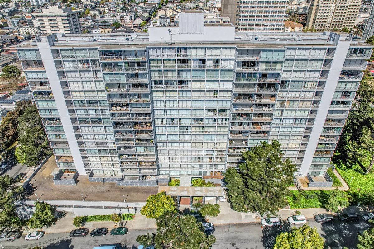 Eichler designed condominiums in San Francisco's Western Addition neighborhood
