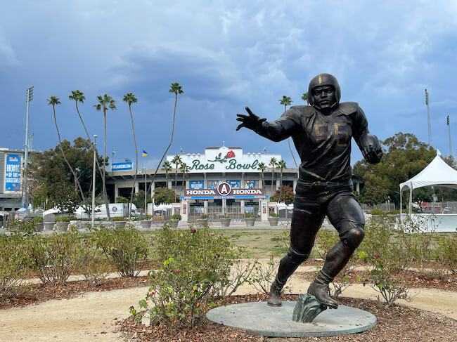 Pasadena Rose Bowl entrance and football player statue
