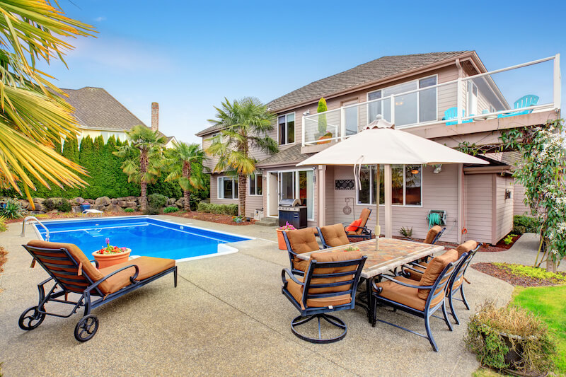 Let Homebuyers Imagine What It's Like to Entertain Around the Pool