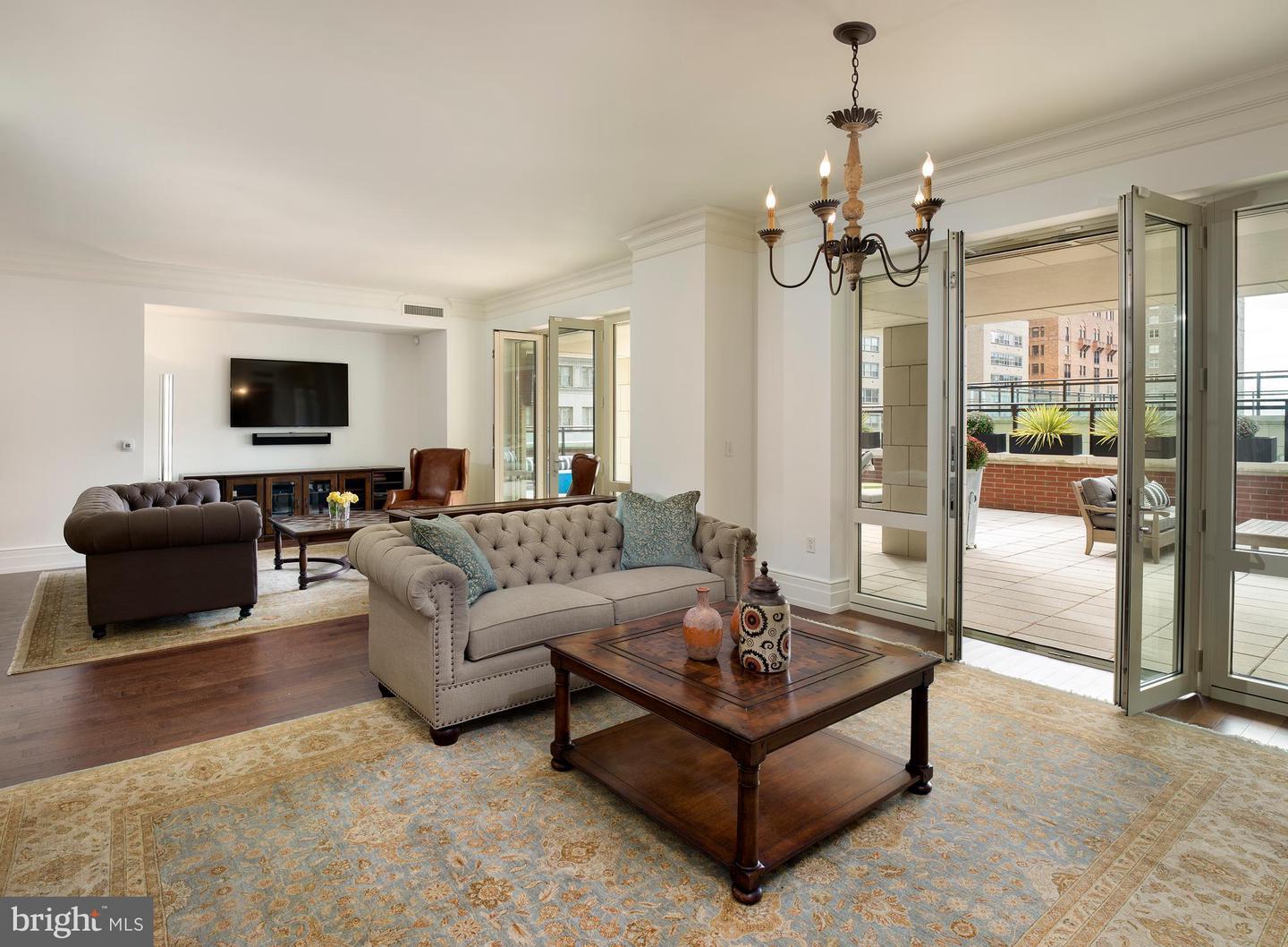 10 Rittenhouse Condominiums