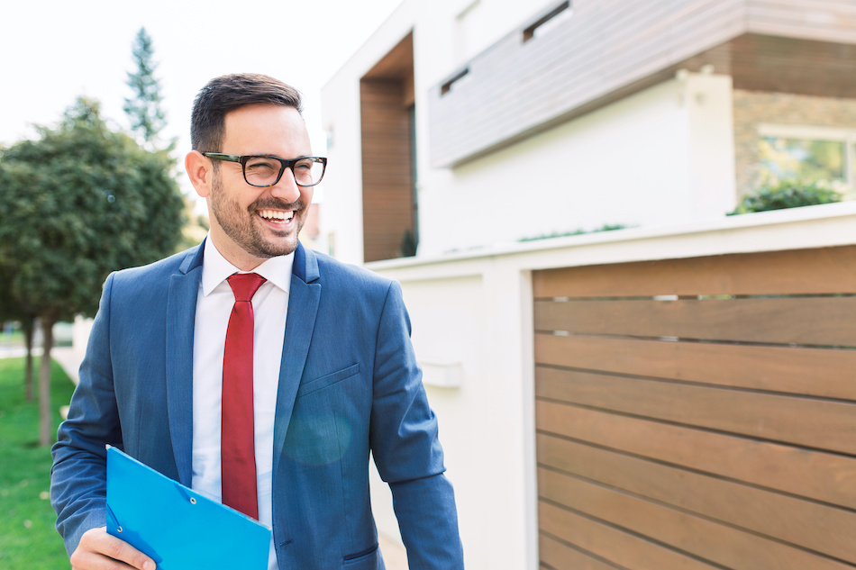 How to Master the Art of Real Estate: Tips for Becoming a Successful Agent