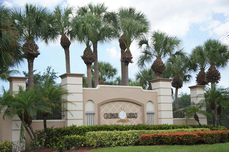 Colonial Shores Neighborhood Sign in Fort Myers, Florida