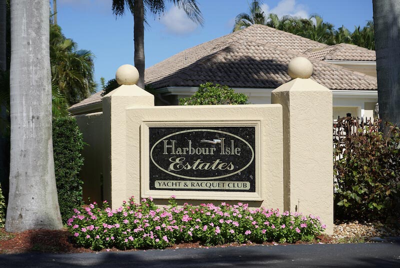 Harbour Isle Estates Neighborhood Sign in Fort Myers, Florida