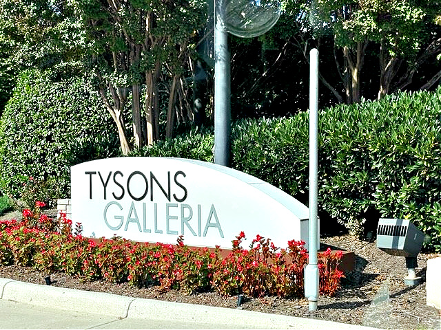 Tysons Galleria - mall in Arlington, Virginia, USA 