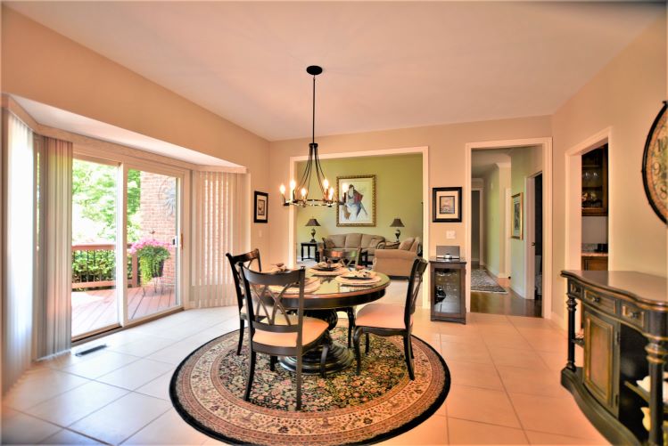 13507 Maple Lawn in Birchfield Subdivision, Shelby Twp Kitchen Eating